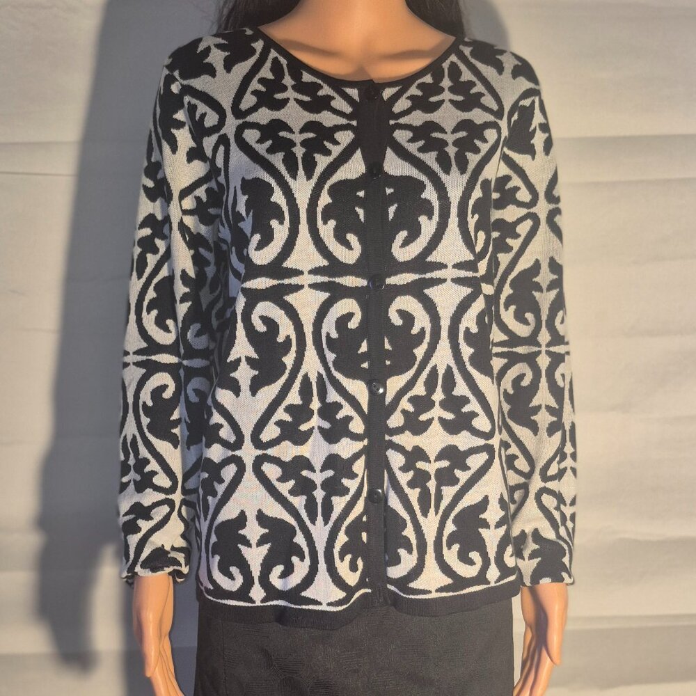 BFA Classics Acrylic sweater in size Large
